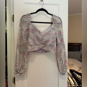 ASTR the label cropped long sleeve floral top